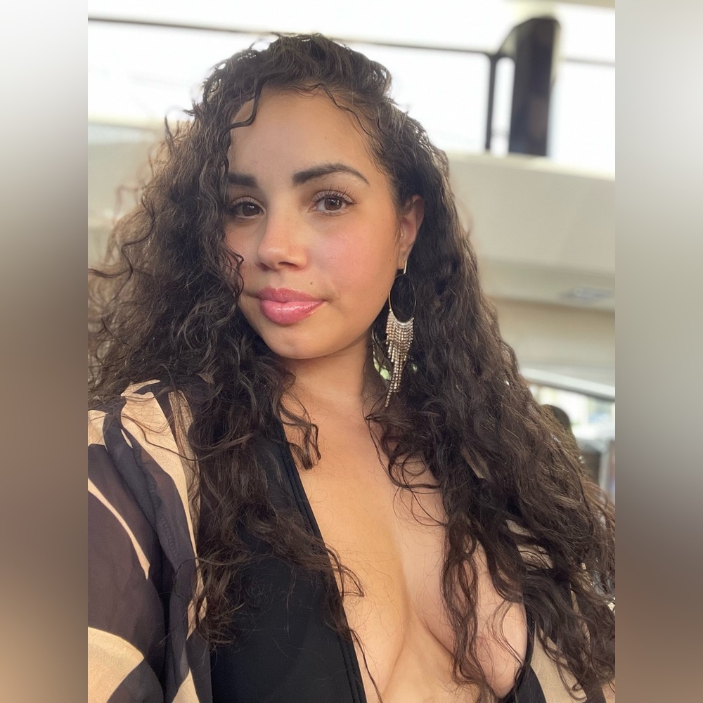 Meet your Posher, Liana